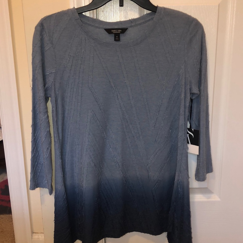 NEW WITH TAGS! Ombré blue quarter length sleeve